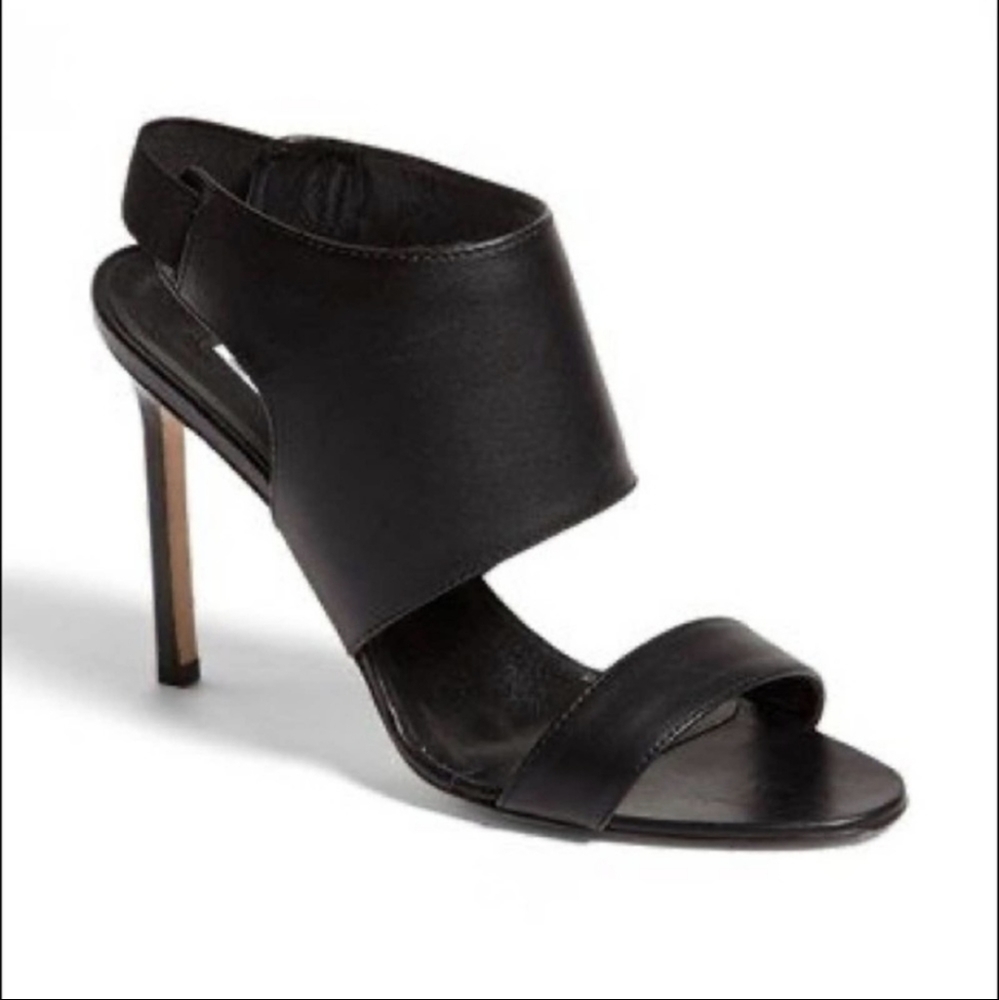 MANOLO BLAHNIK Loyal Shield Leather Slingback Heels
